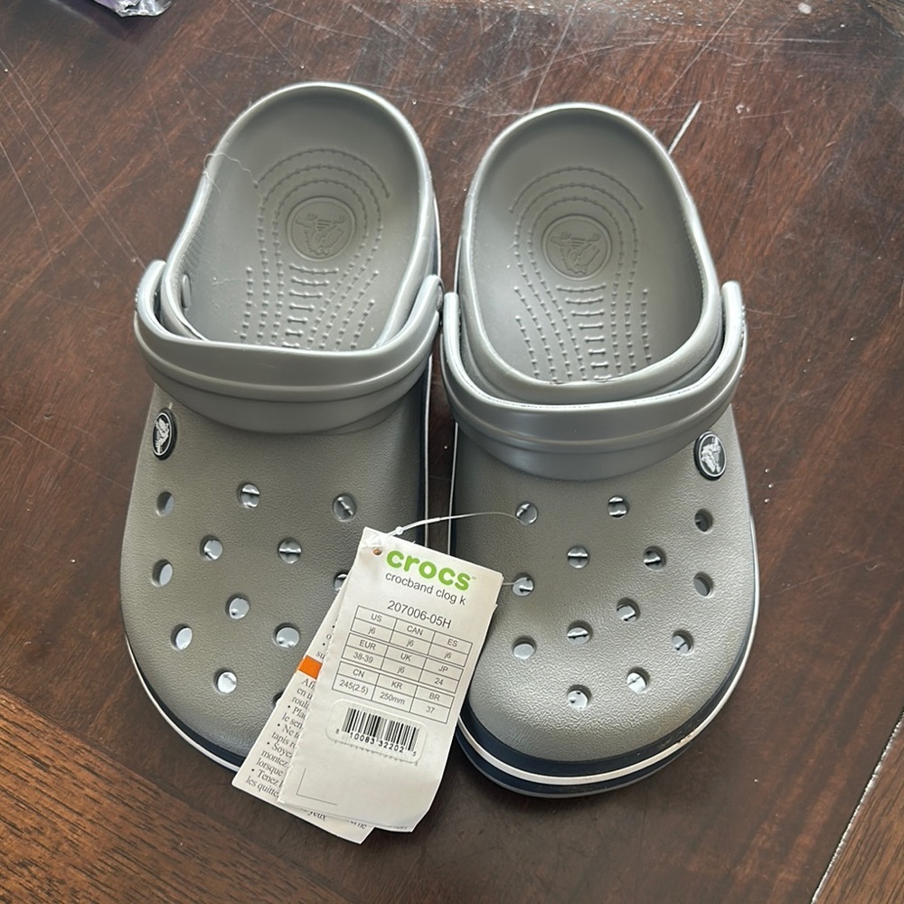 New with tags kids crocs